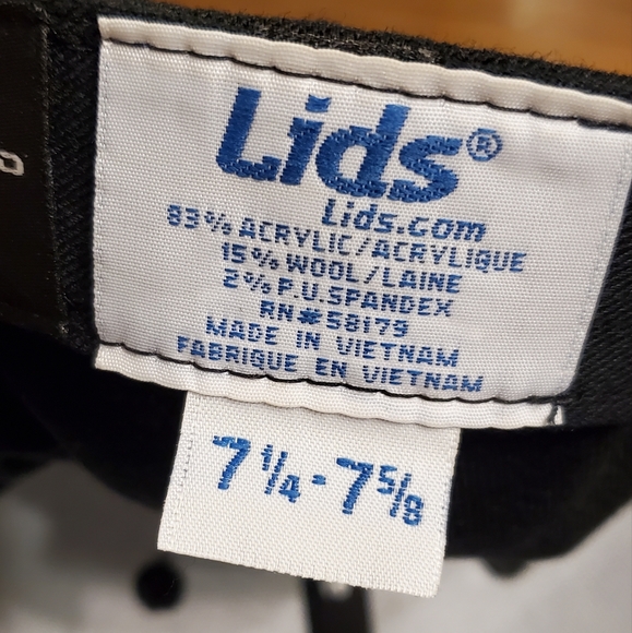 "SOLD" Fitted hat 7 1/4 -7 5/8 new - Picture 2 of 2